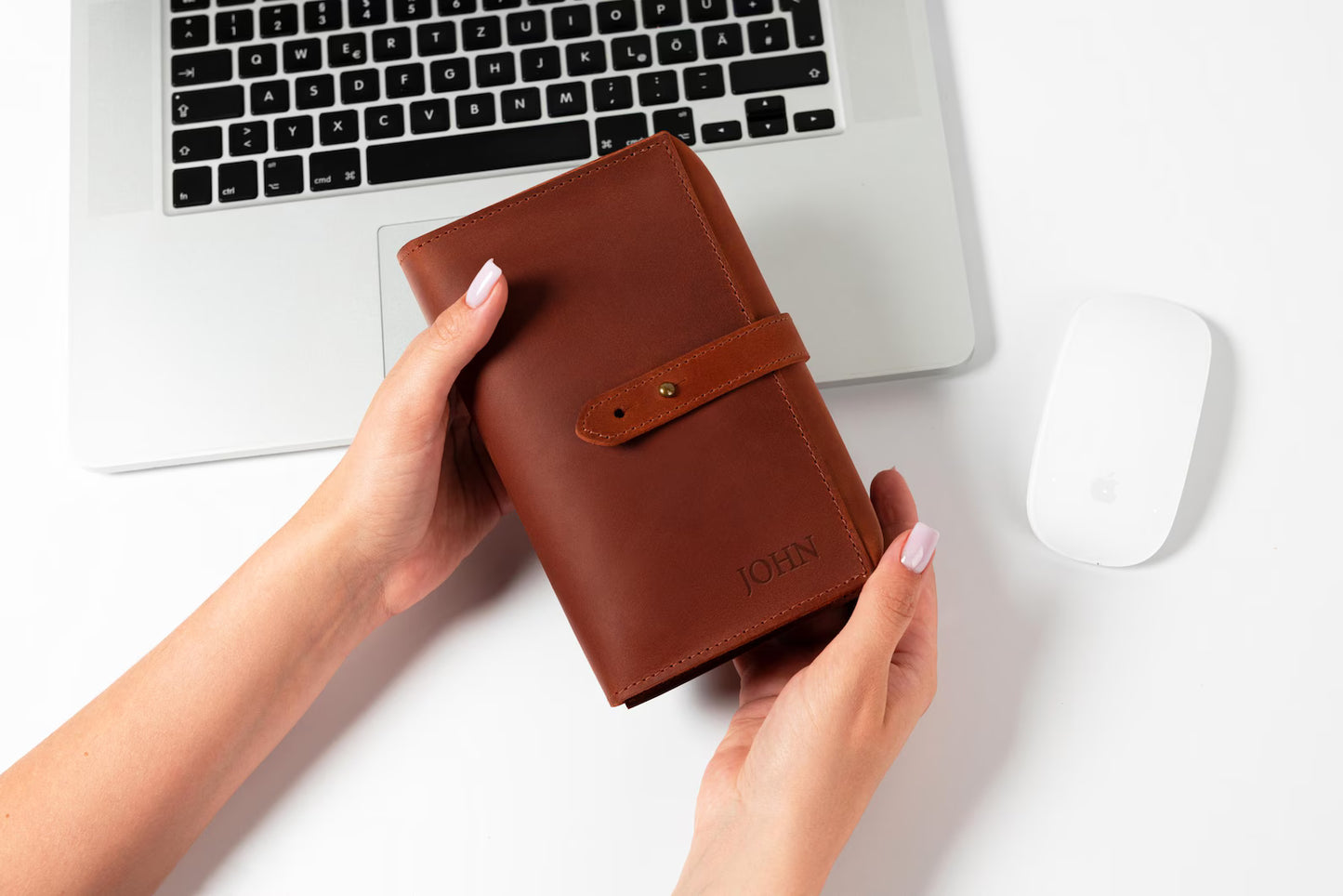 Étui Chargeur en Cuir Véritable – Organisateur Technique Compact