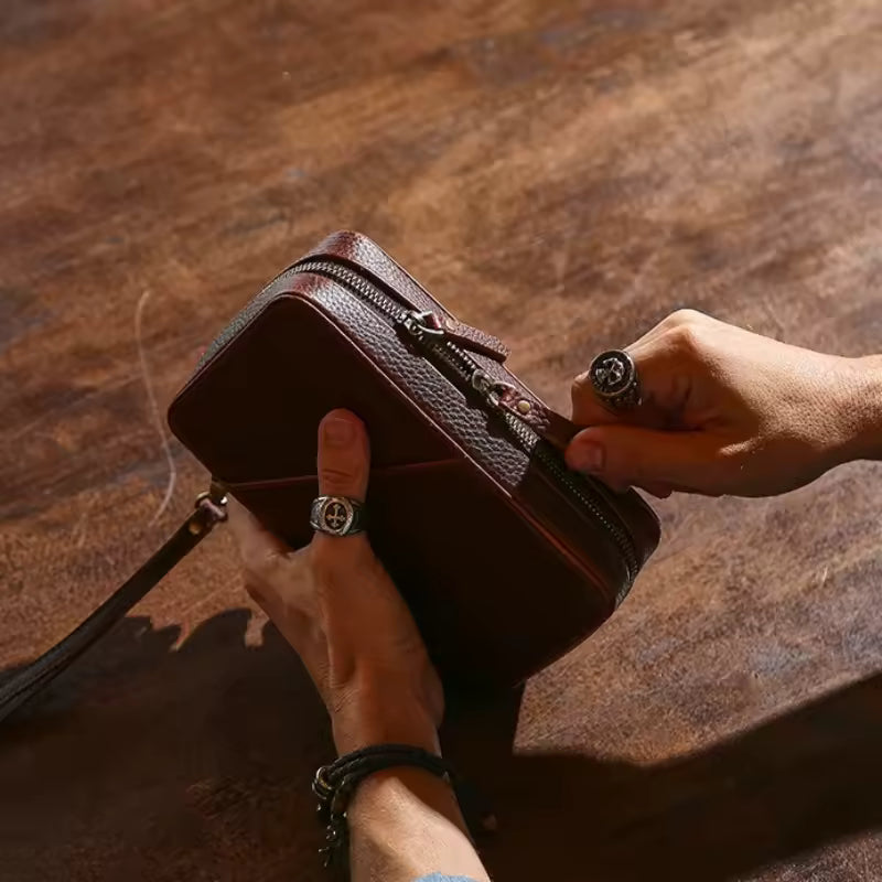 Pochette Zippée en Cuir Véritable Fait Main – L'Organisateur d'Accessoires Premium