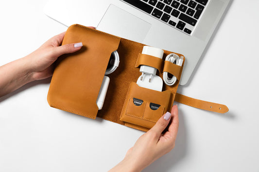 Étui Chargeur en Cuir Véritable – Organisateur Technique Compact